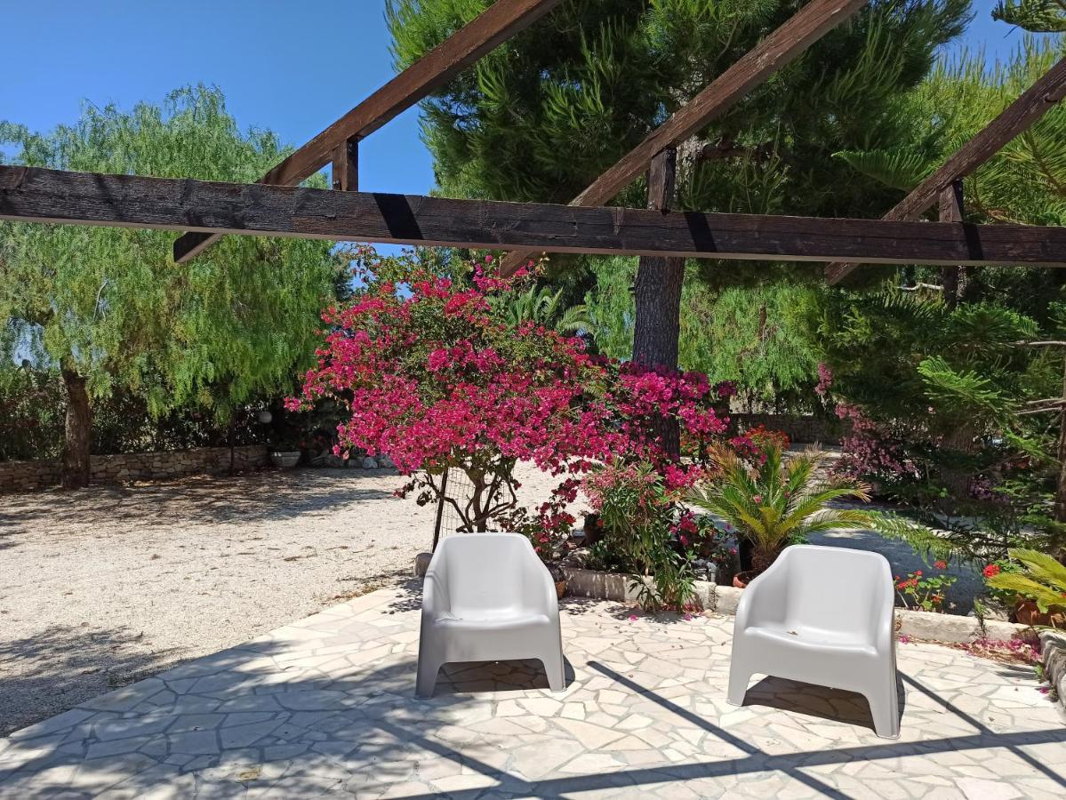 Villa Beatrice Serranova ภายนอก รูปภาพ