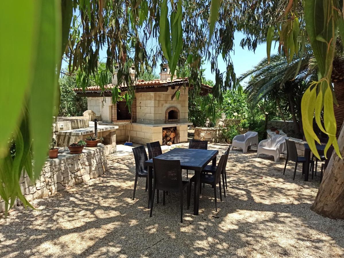 Villa Beatrice Serranova ภายนอก รูปภาพ