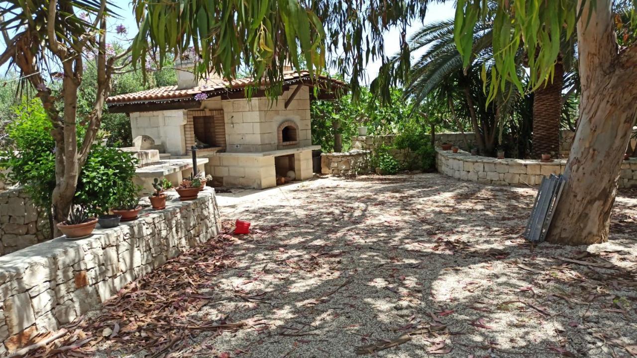 Villa Beatrice Serranova ภายนอก รูปภาพ