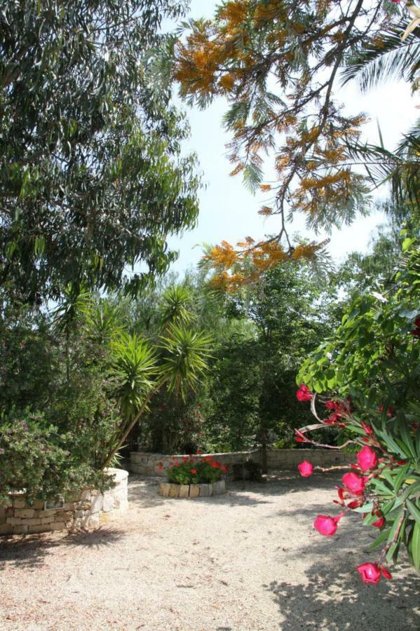 Villa Beatrice Serranova ภายนอก รูปภาพ